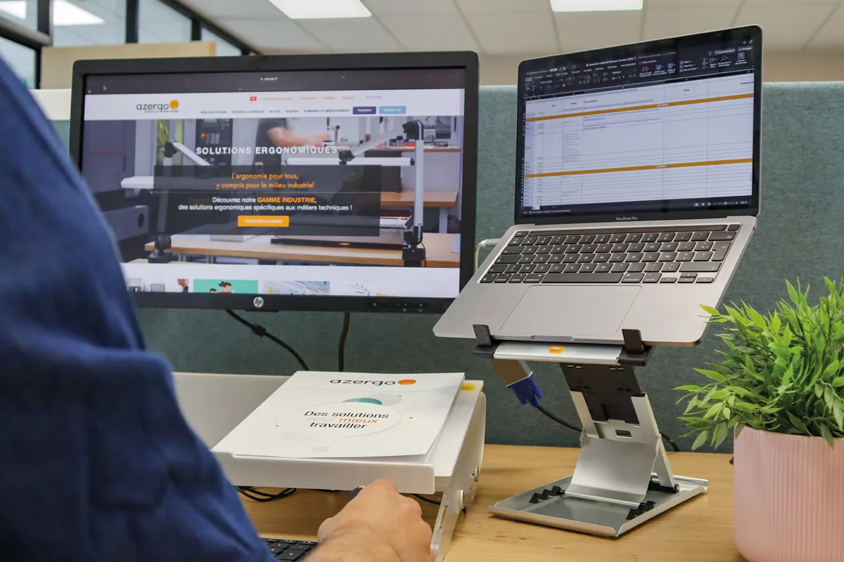 340db5cb88e017738dd10002f7b34a9ff4897e27_support_pc_clip_plus_situation_vue1020_72dpi_1200x800.jpg Repose PC portable Clip Plus - Éviter les douleurs aux cervicales sur ordinateur portable